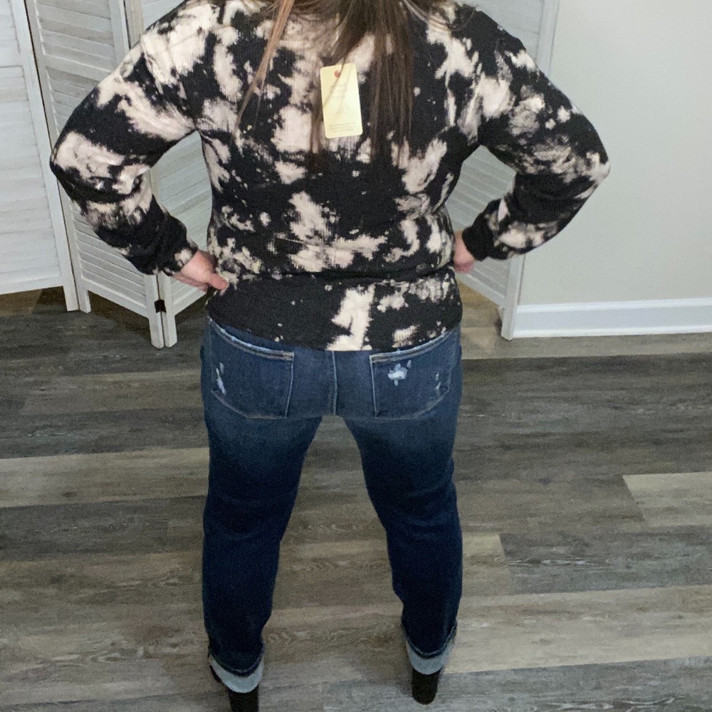 Judy Blue Distressed Bleach Splatter Boyfriend Jeans - Picture 5 of 9